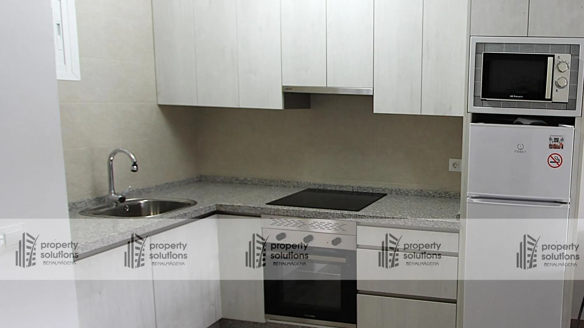 36 Júpiter Apartamento - Vista al jardín y la piscina - Excelente wifi Benalmádena